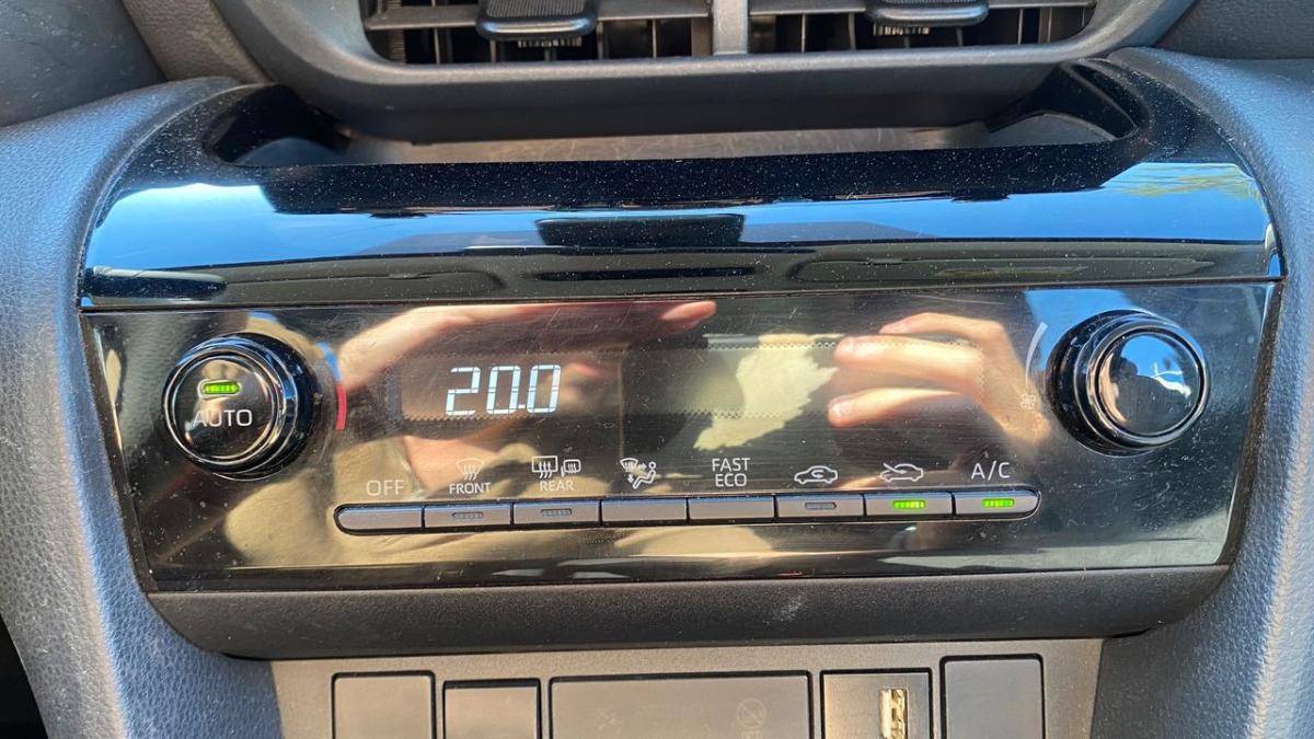 toyota-yaris-2022-hibrido-a-gasolina-1490cc