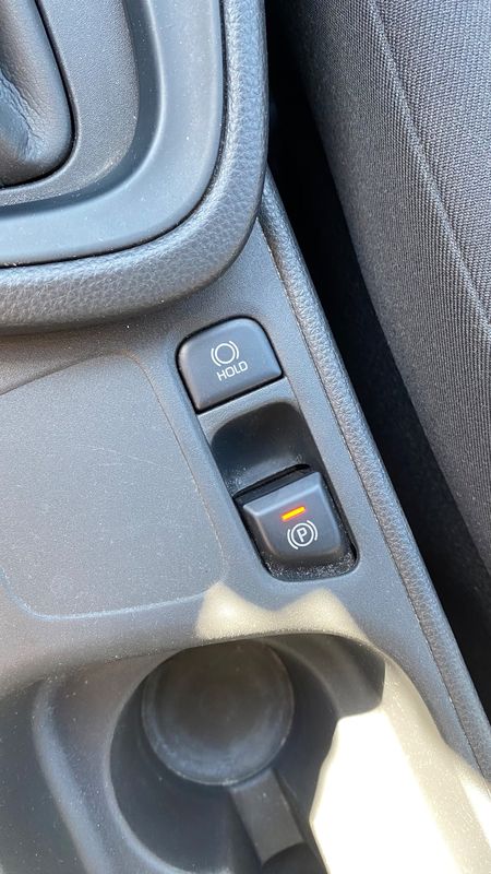 toyota-yaris-2022-hibrido-a-gasolina-1490cc