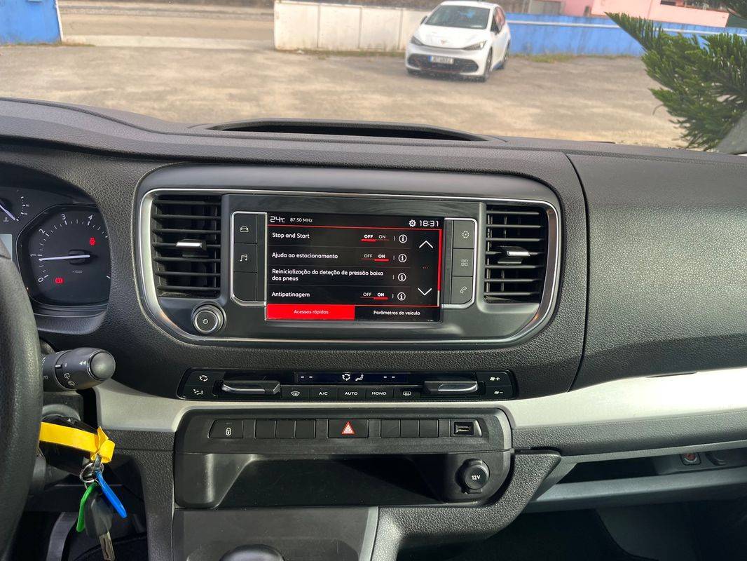 citroen-spacetourer-2021-diesel-1499cc