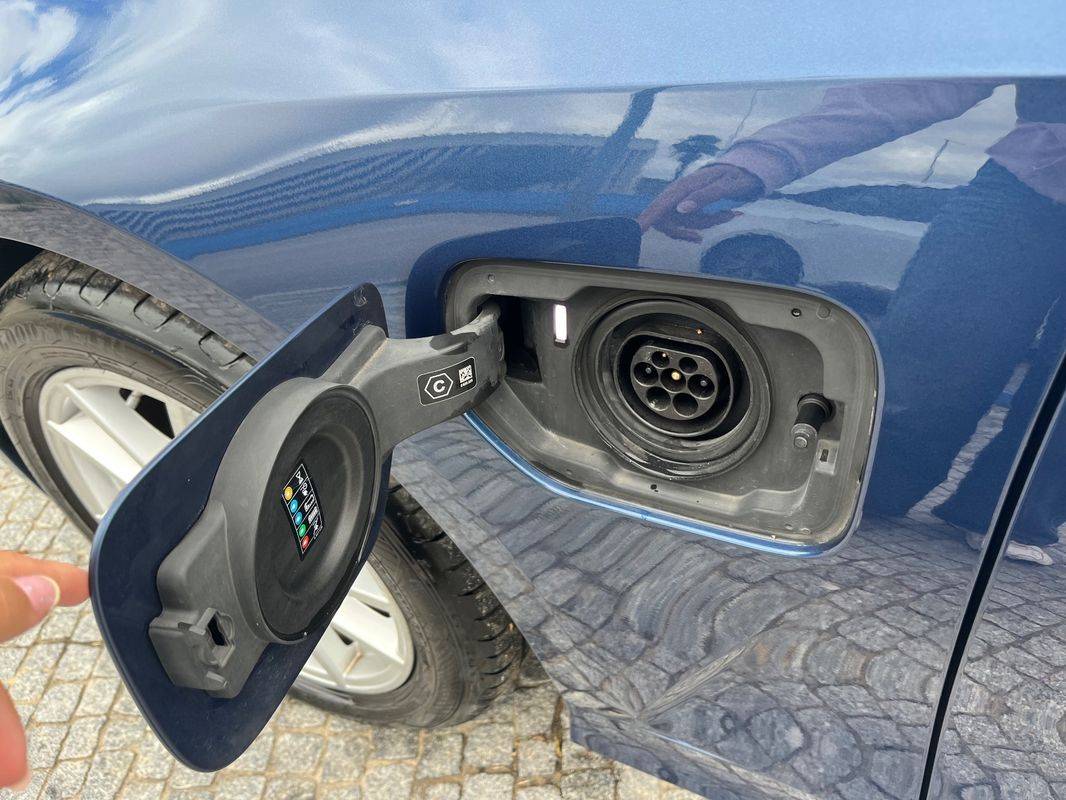 bmw-serie-3-2021-hibrido-a-gasolina-1998cc