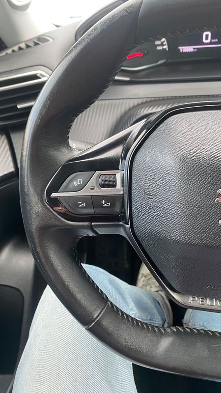 peugeot-2008-2021-diesel-1499cc