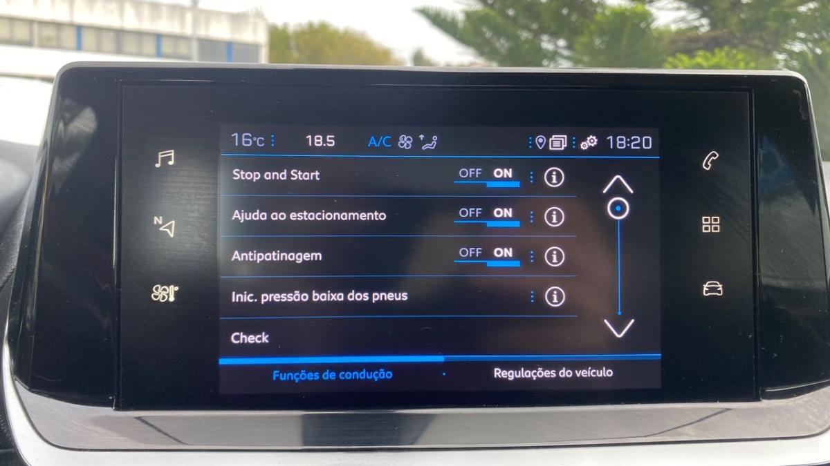 peugeot-2008-2021-diesel-1499cc