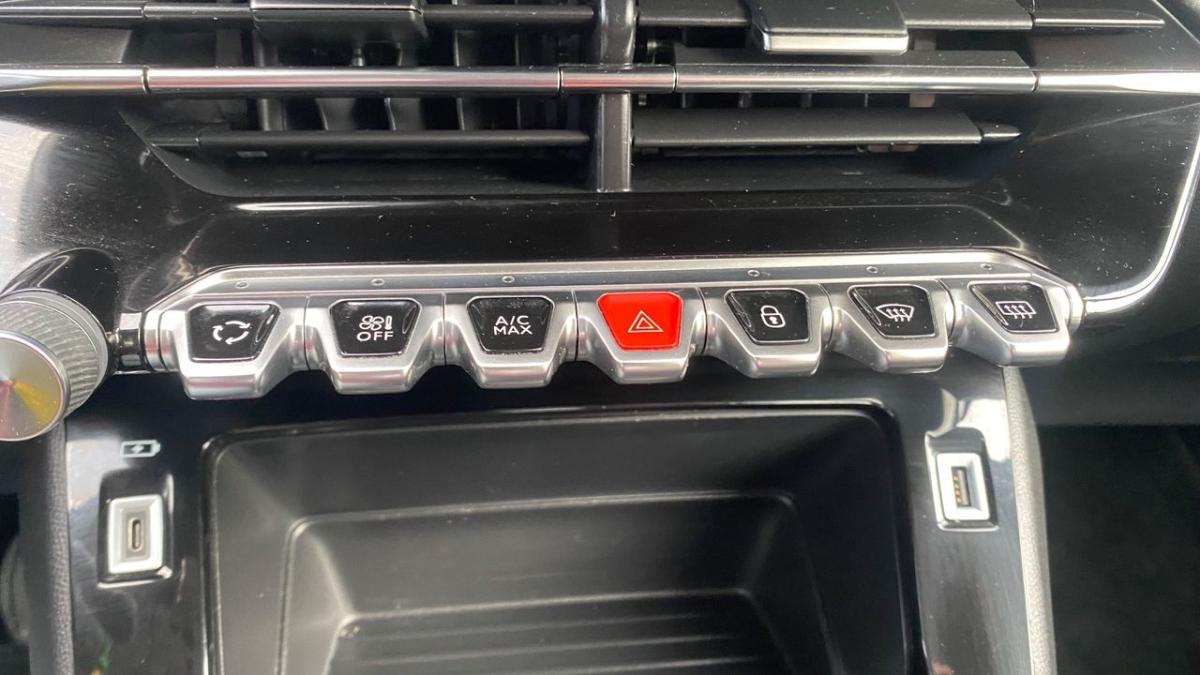 peugeot-2008-2021-diesel-1499cc