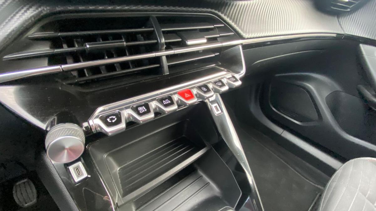 peugeot-2008-2021-diesel-1499cc