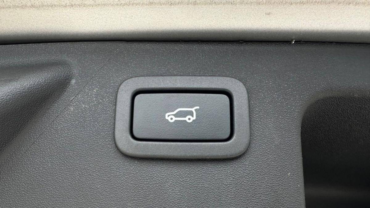 land-rover-discovery-sport-2017-diesel-1999cc