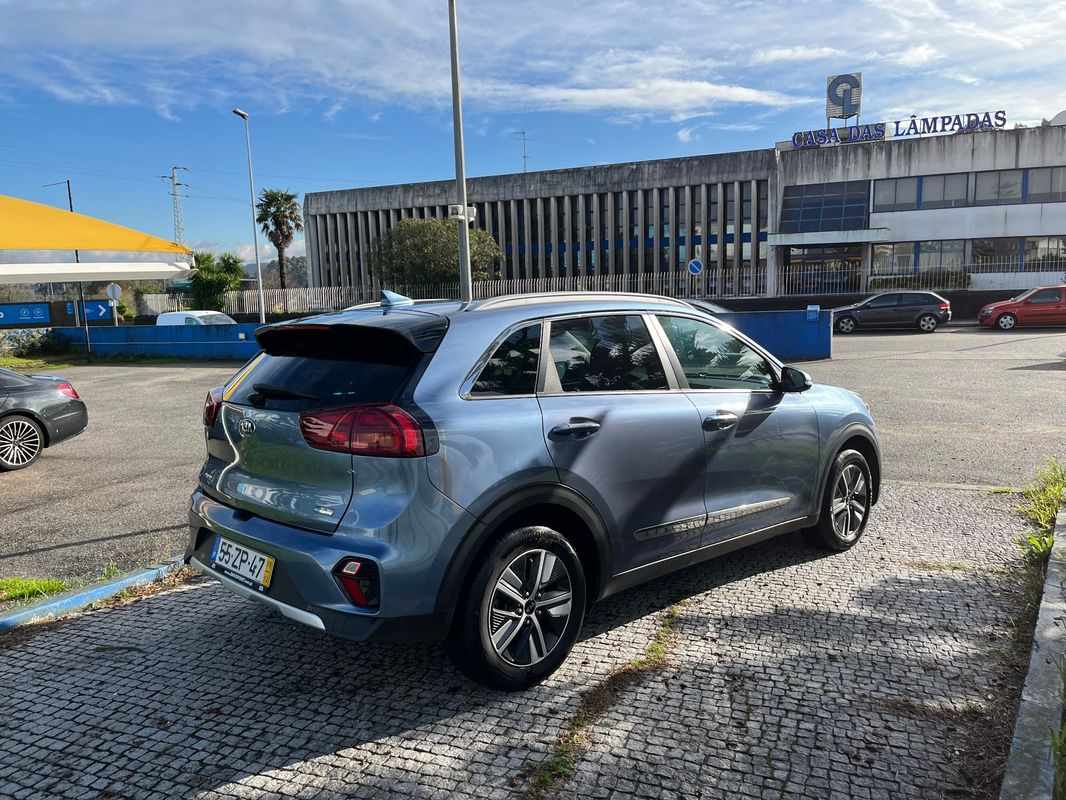 kia-niro-2019-hibrido-a-gasolina-1580cc