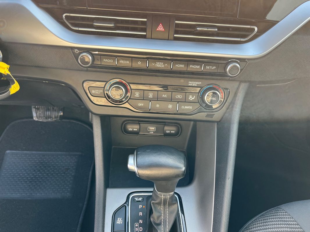 kia-niro-2019-hibrido-a-gasolina-1580cc