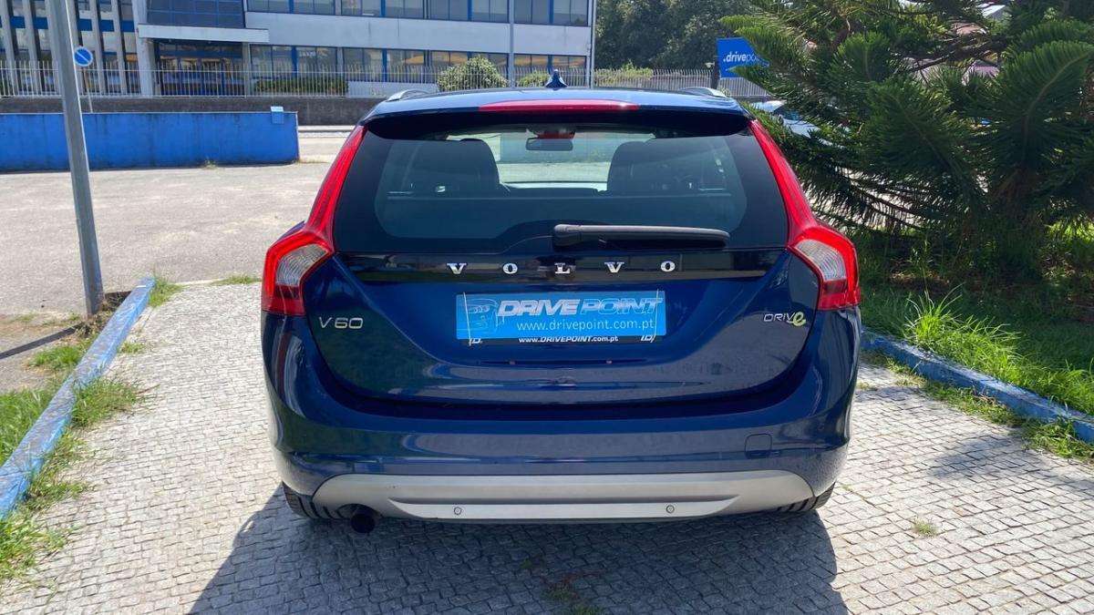 volvo-v60-2012-diesel-1560cc