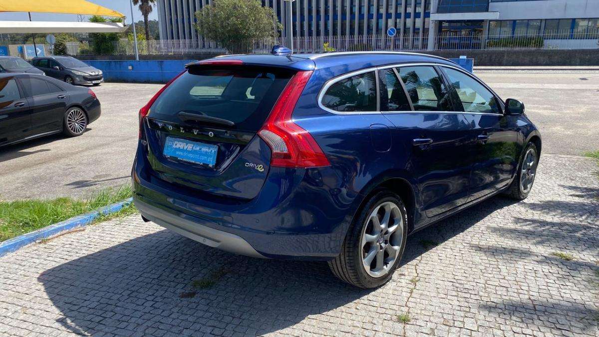 volvo-v60-2012-diesel-1560cc
