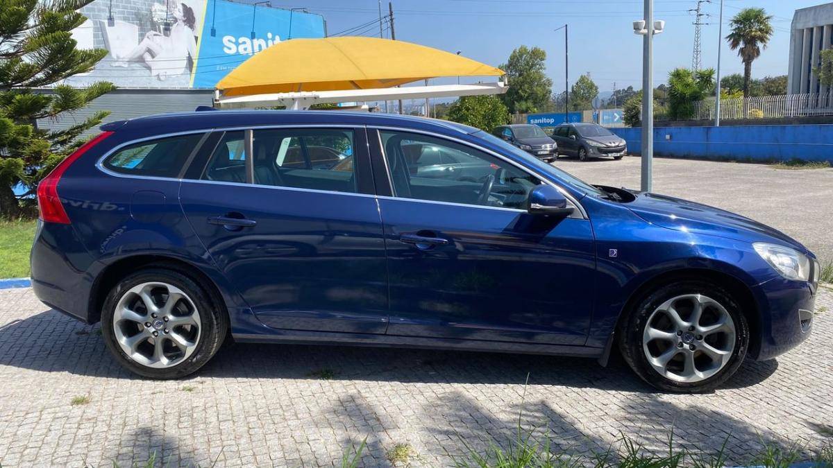 volvo-v60-2012-diesel-1560cc