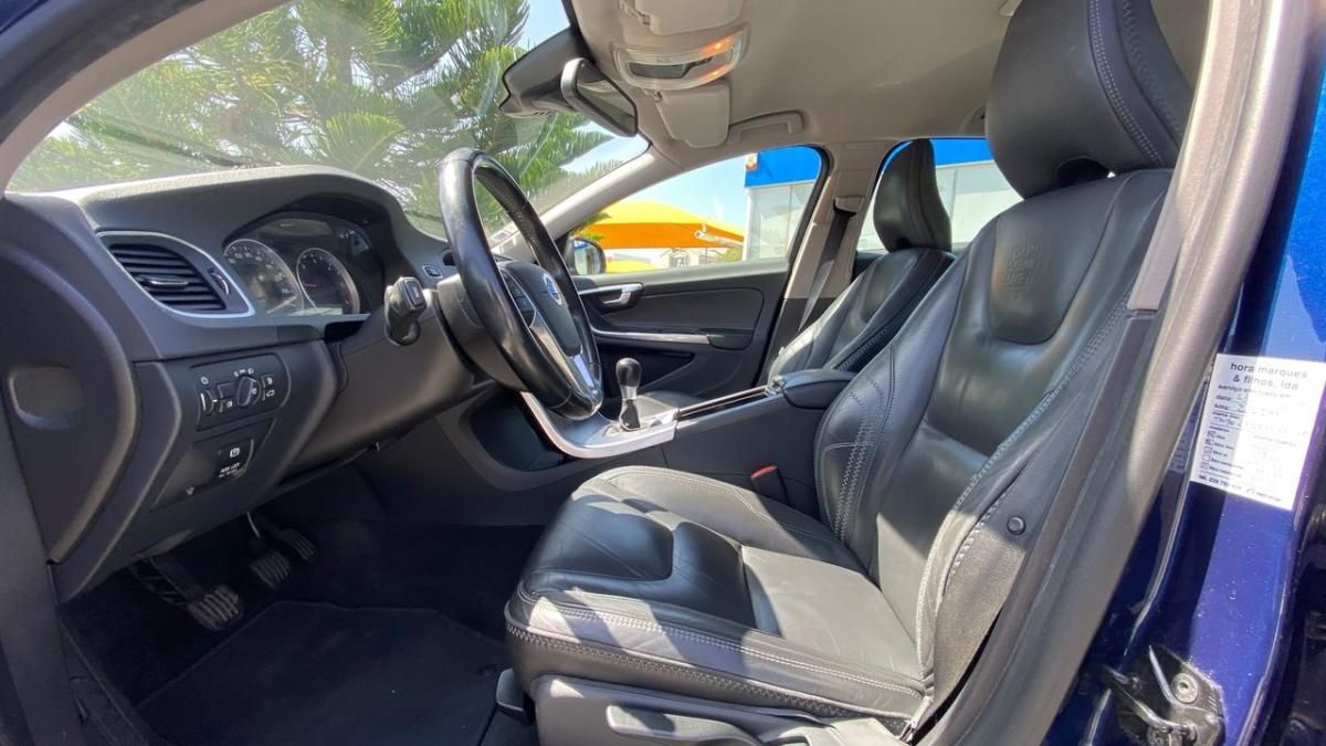 volvo-v60-2012-diesel-1560cc