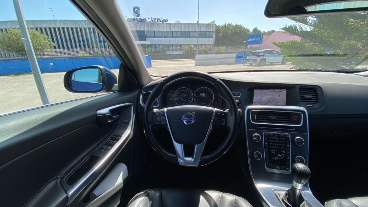 volvo-v60-2012-diesel-1560cc