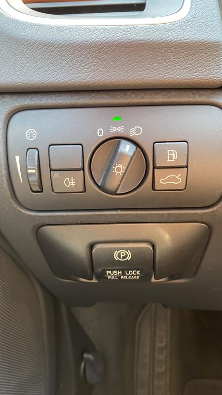 volvo-v60-2012-diesel-1560cc