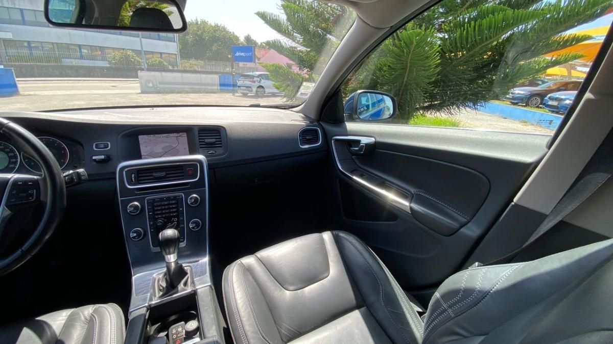 volvo-v60-2012-diesel-1560cc