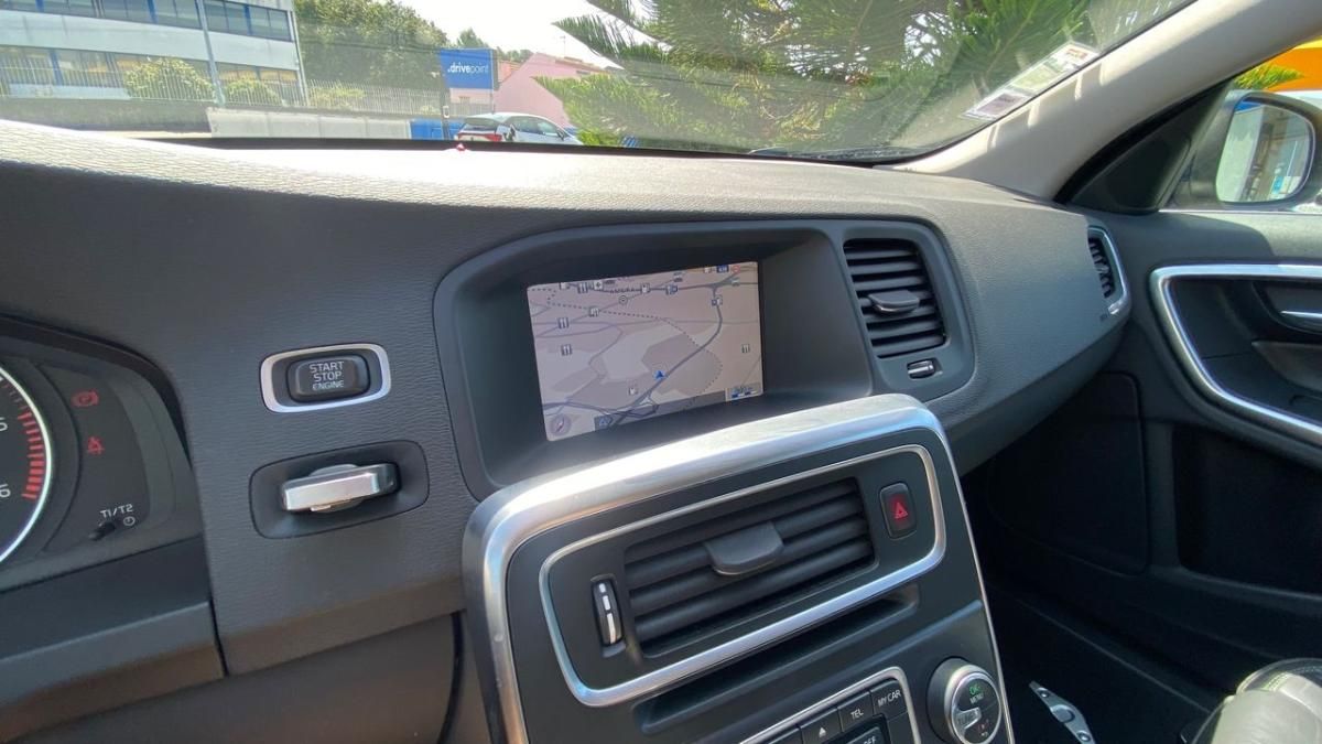 volvo-v60-2012-diesel-1560cc