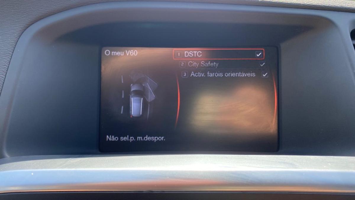 volvo-v60-2012-diesel-1560cc