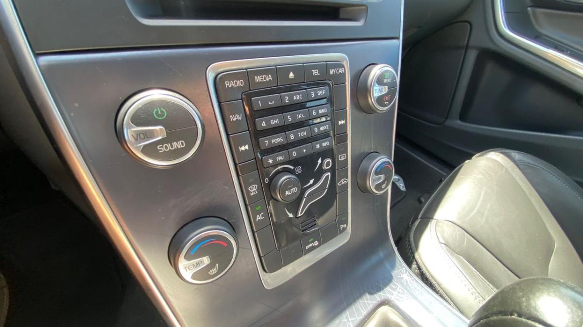 volvo-v60-2012-diesel-1560cc