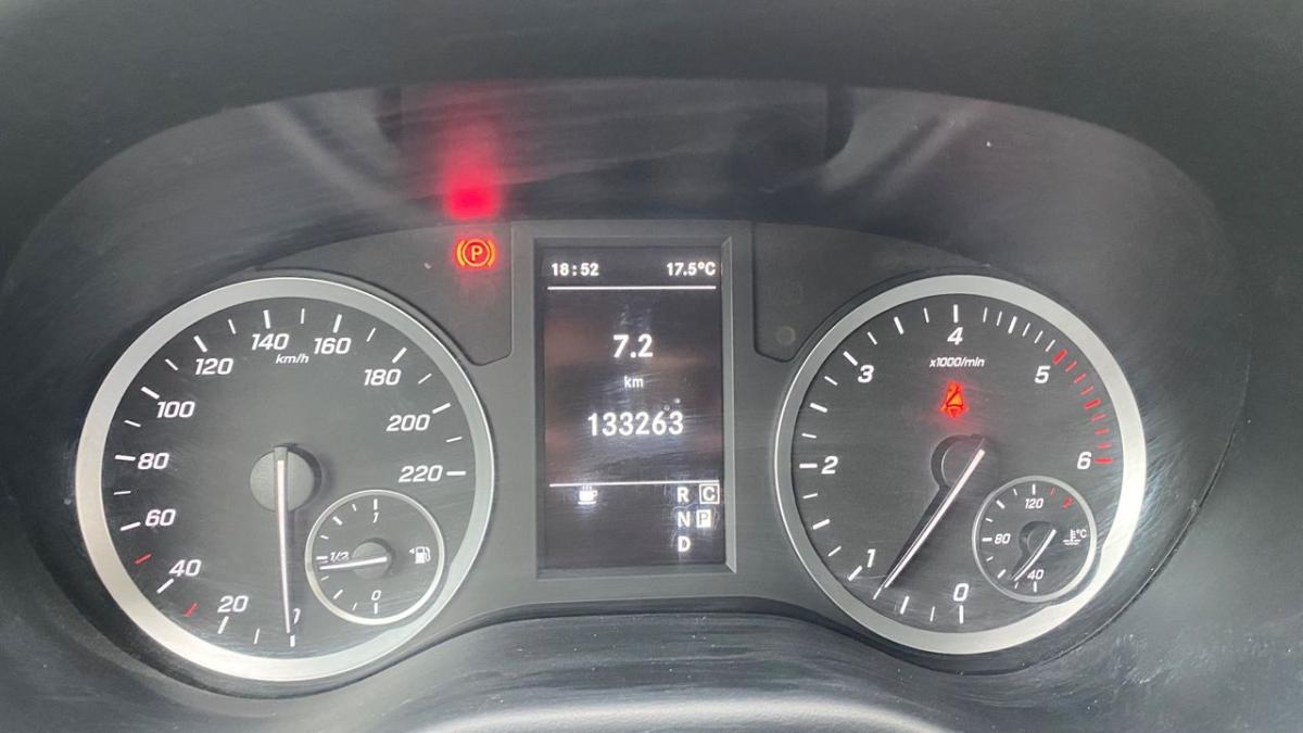 mercedes-benz-vito-2021-diesel-1950cc