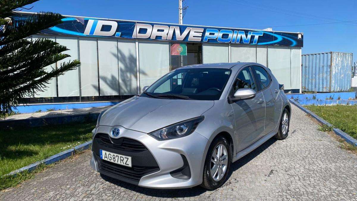 toyota-yaris-2021-hibrido-a-gasolina-1490cc