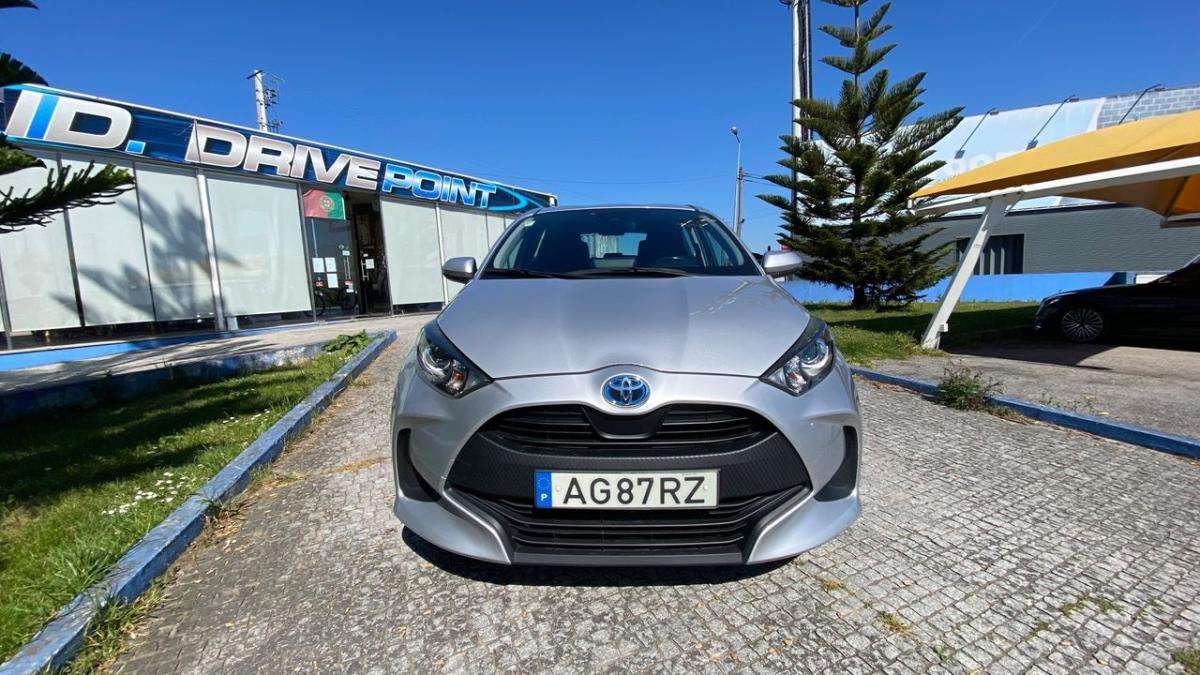toyota-yaris-2021-hibrido-a-gasolina-1490cc