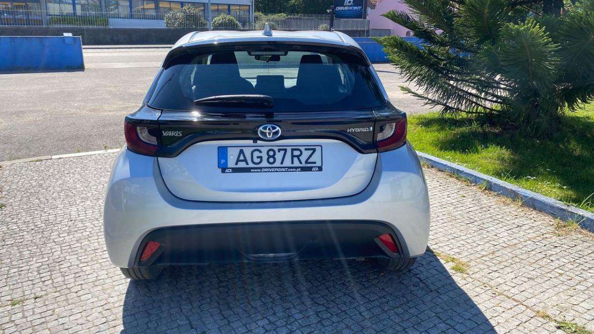 toyota-yaris-2021-hibrido-a-gasolina-1490cc