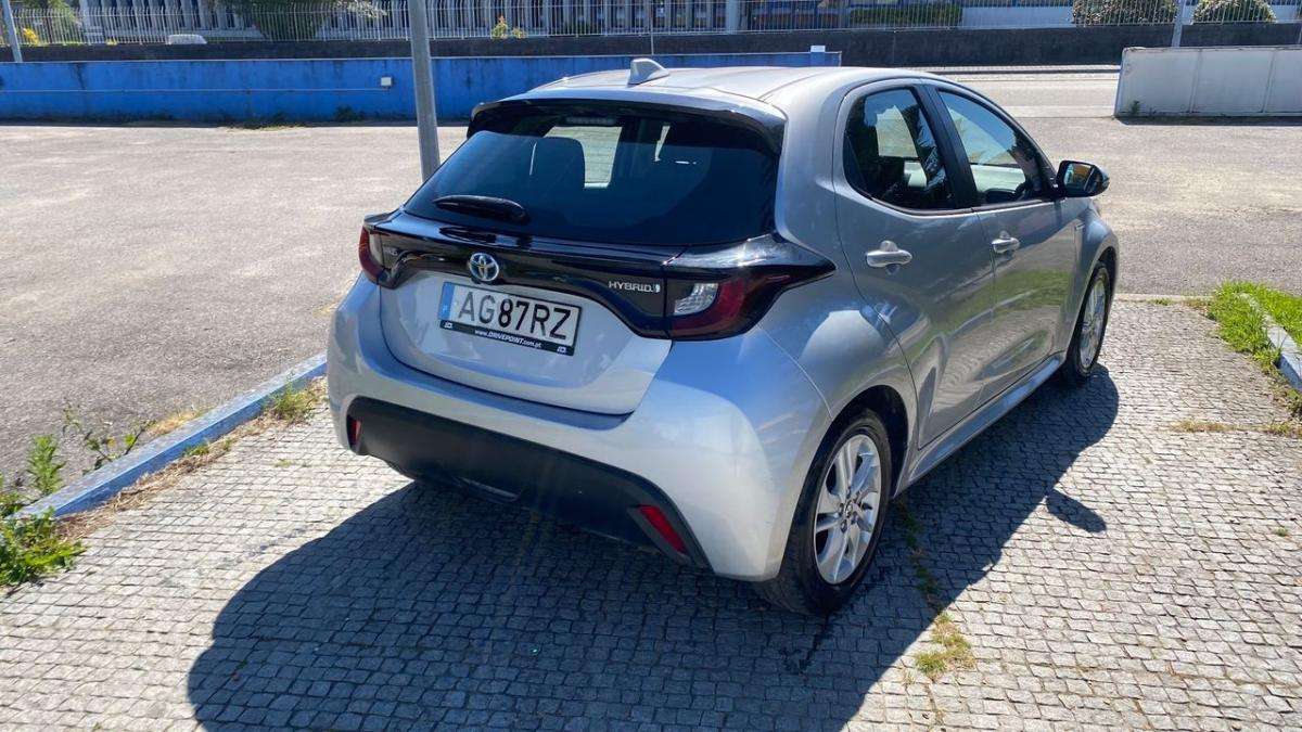 toyota-yaris-2021-hibrido-a-gasolina-1490cc