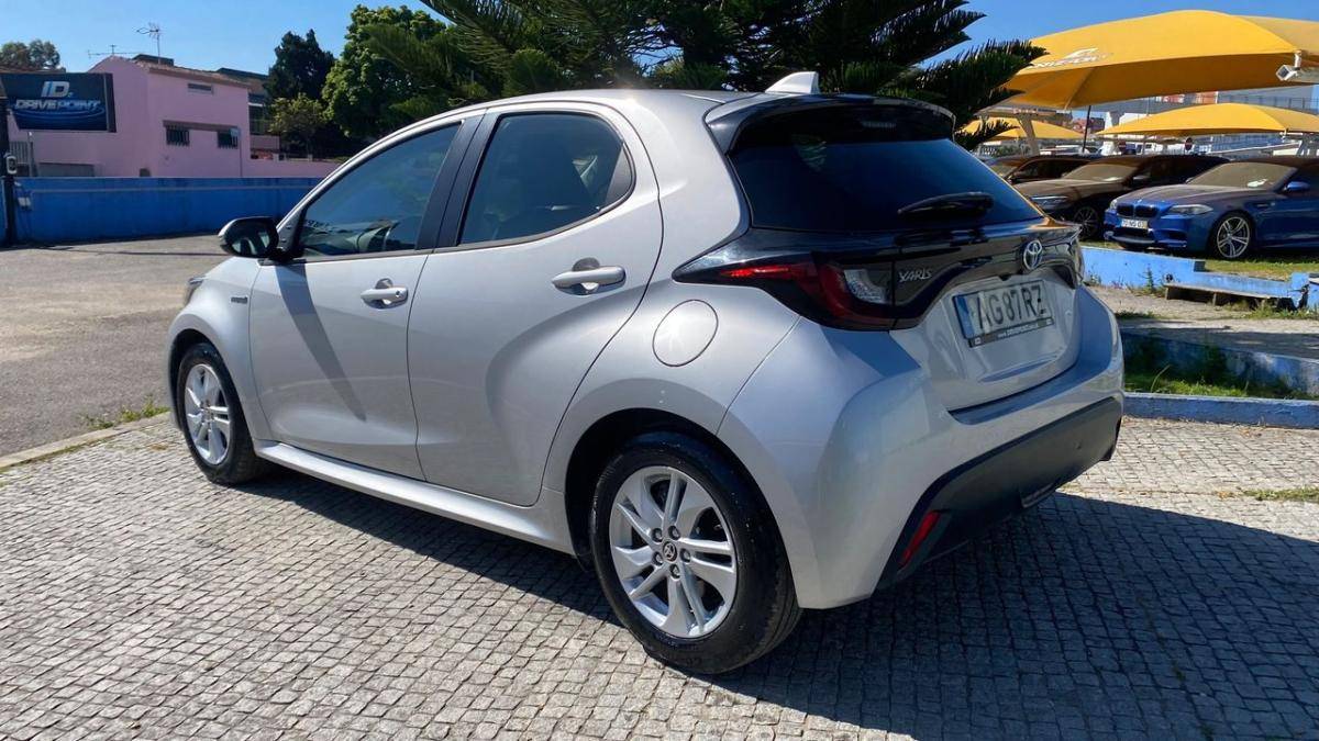 toyota-yaris-2021-hibrido-a-gasolina-1490cc
