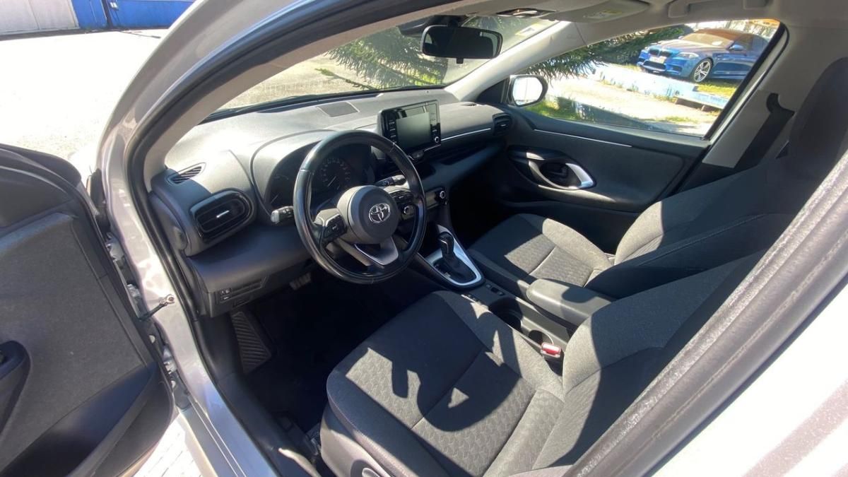 toyota-yaris-2021-hibrido-a-gasolina-1490cc