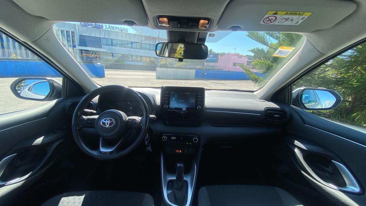 toyota-yaris-2021-hibrido-a-gasolina-1490cc