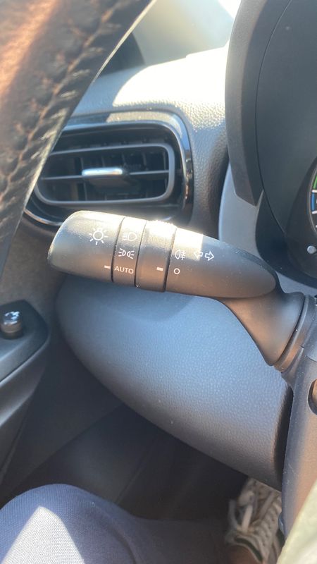 toyota-yaris-2021-hibrido-a-gasolina-1490cc