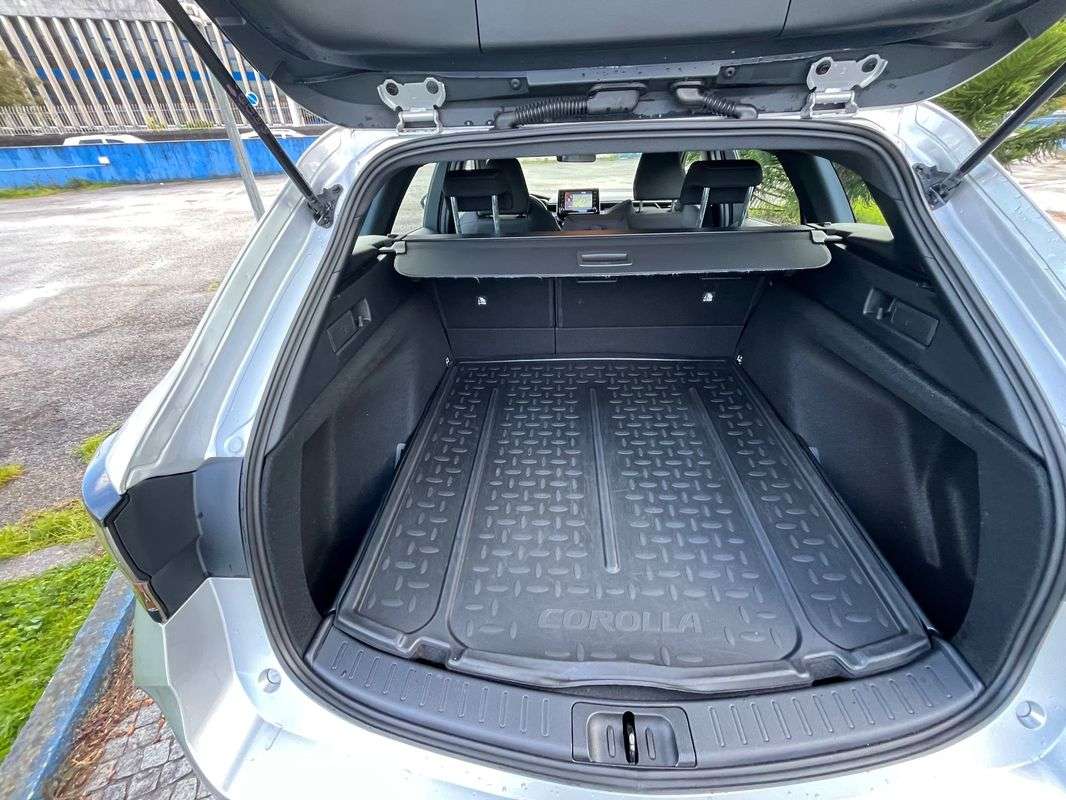 toyota-corolla-2022-hibrido-a-gasolina-1798cc