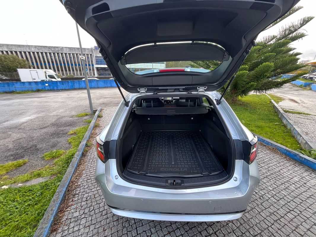 toyota-corolla-2022-hibrido-a-gasolina-1798cc
