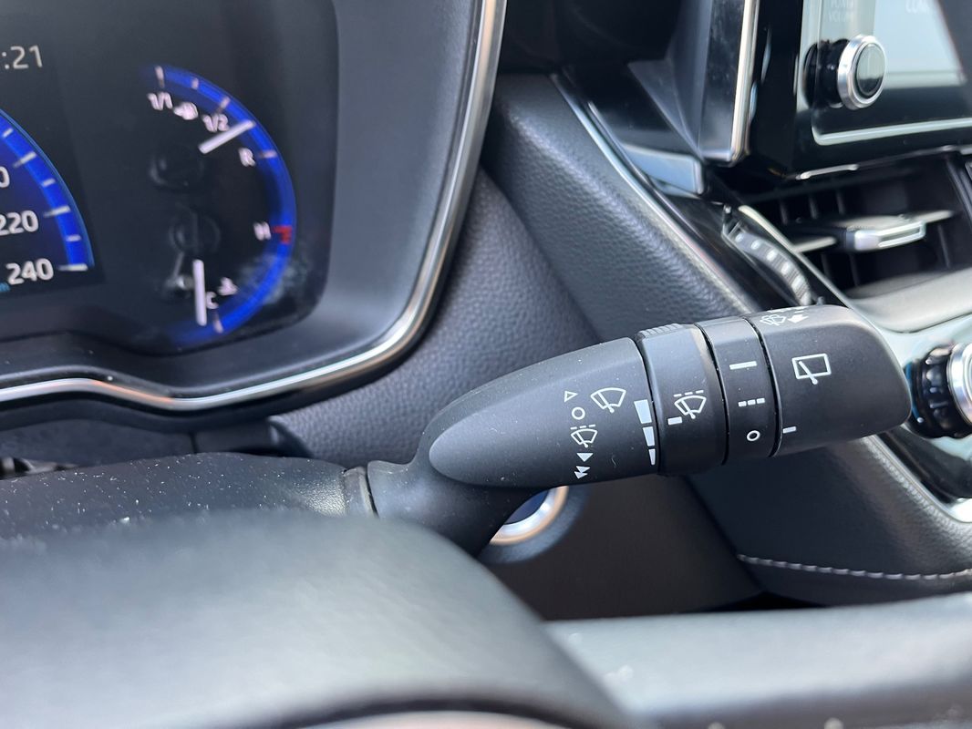 toyota-corolla-2022-hibrido-a-gasolina-1798cc