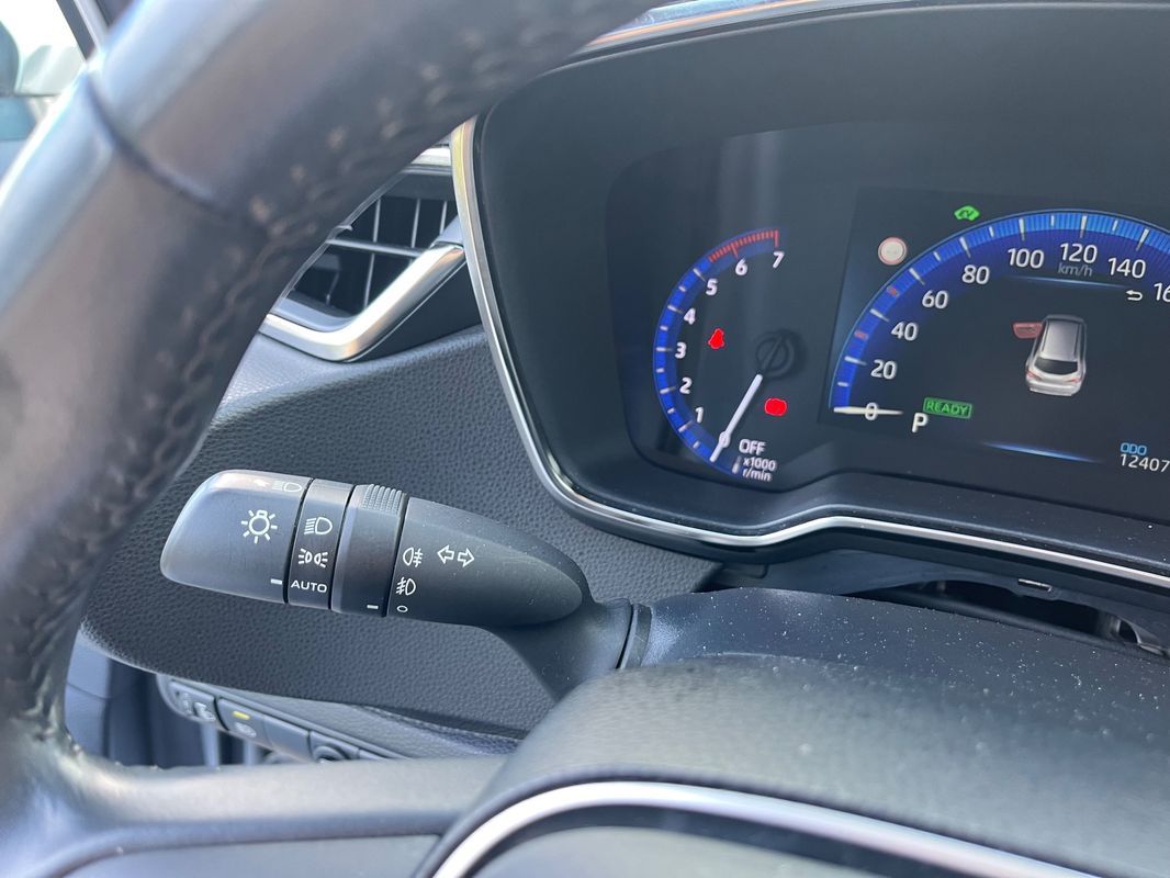 toyota-corolla-2022-hibrido-a-gasolina-1798cc