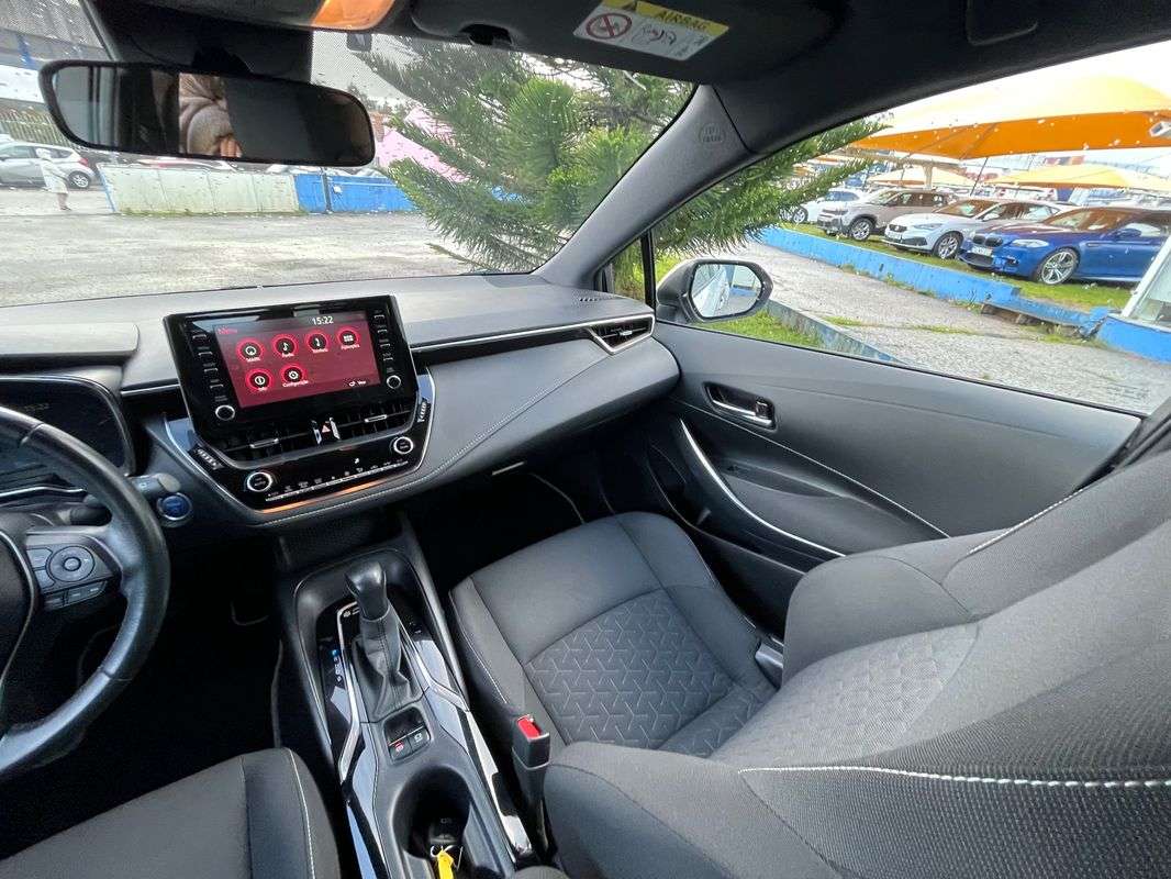 toyota-corolla-2022-hibrido-a-gasolina-1798cc