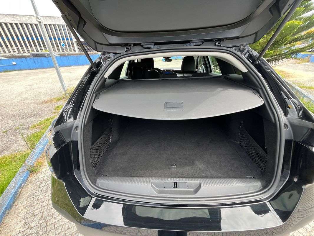 peugeot-308-sw-2022-diesel-1499cc