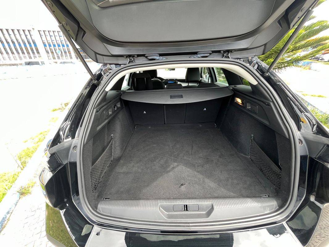 peugeot-308-sw-2022-diesel-1499cc