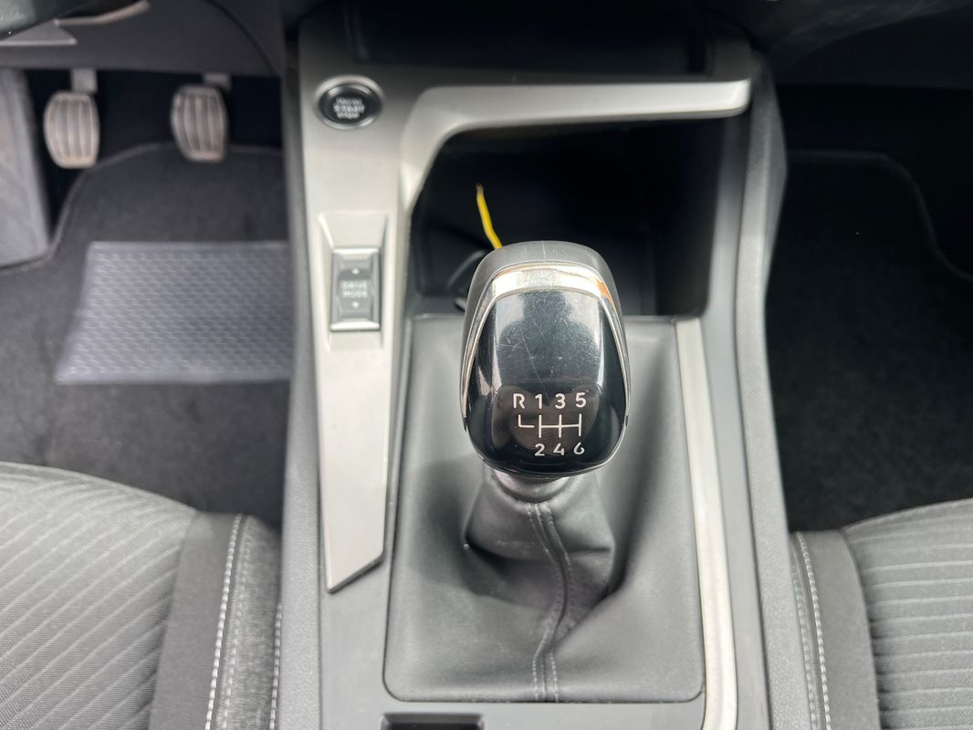peugeot-308-sw-2022-diesel-1499cc
