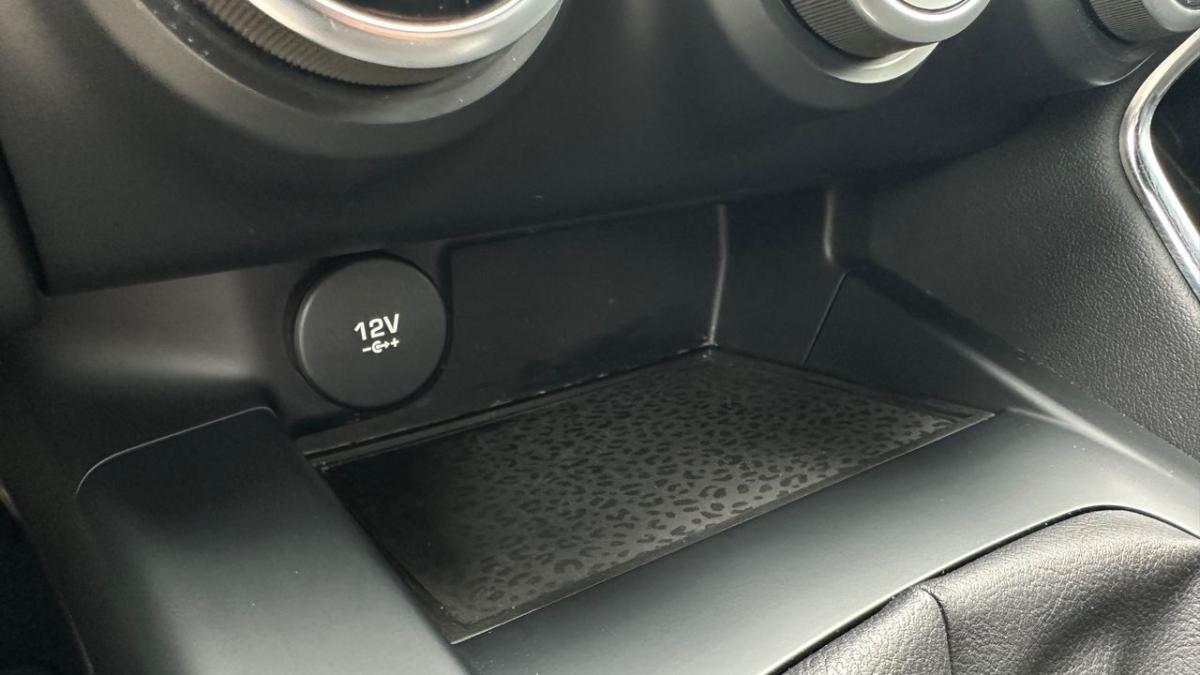 jaguar-e-pace-2018-diesel-1999cc