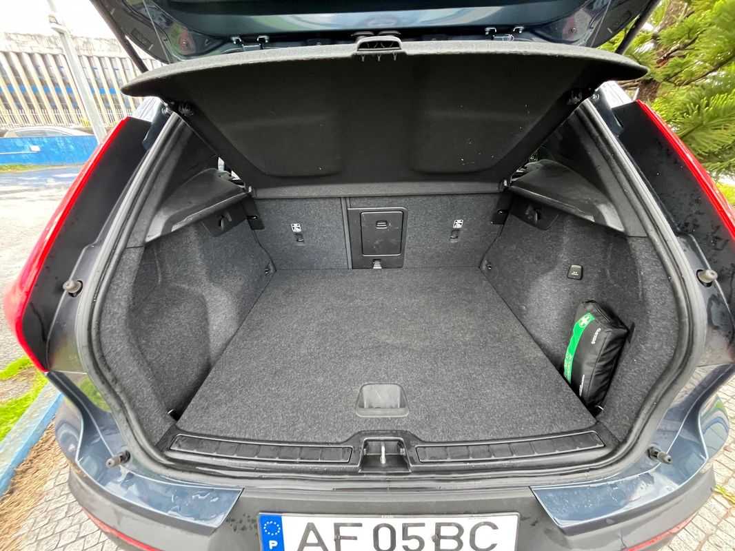 volvo-xc40-2021-hibrido-a-gasolina-1477cc
