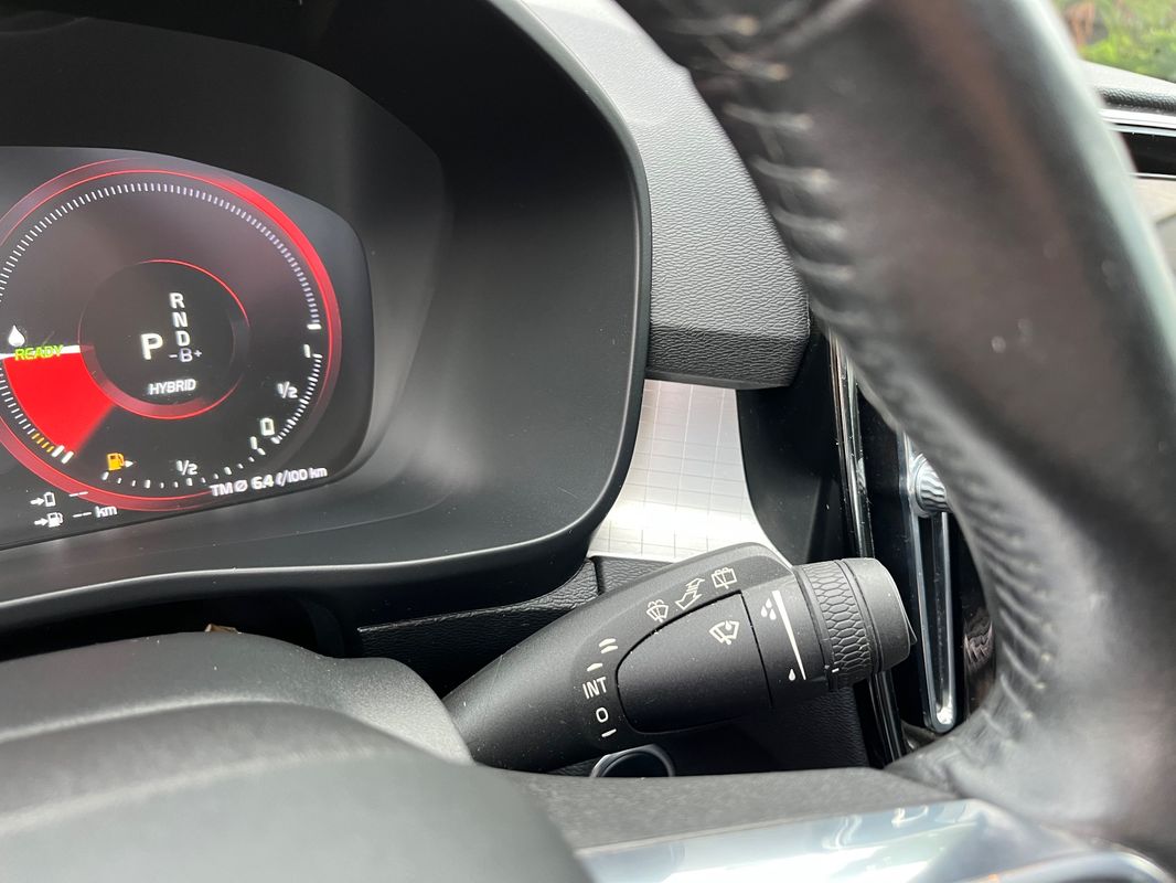 volvo-xc40-2021-hibrido-a-gasolina-1477cc
