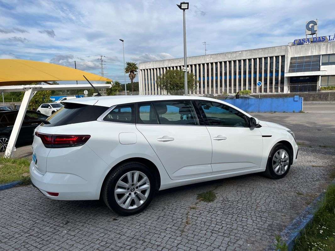 renault-megane-sport-tourer-2023-diesel-1461cc