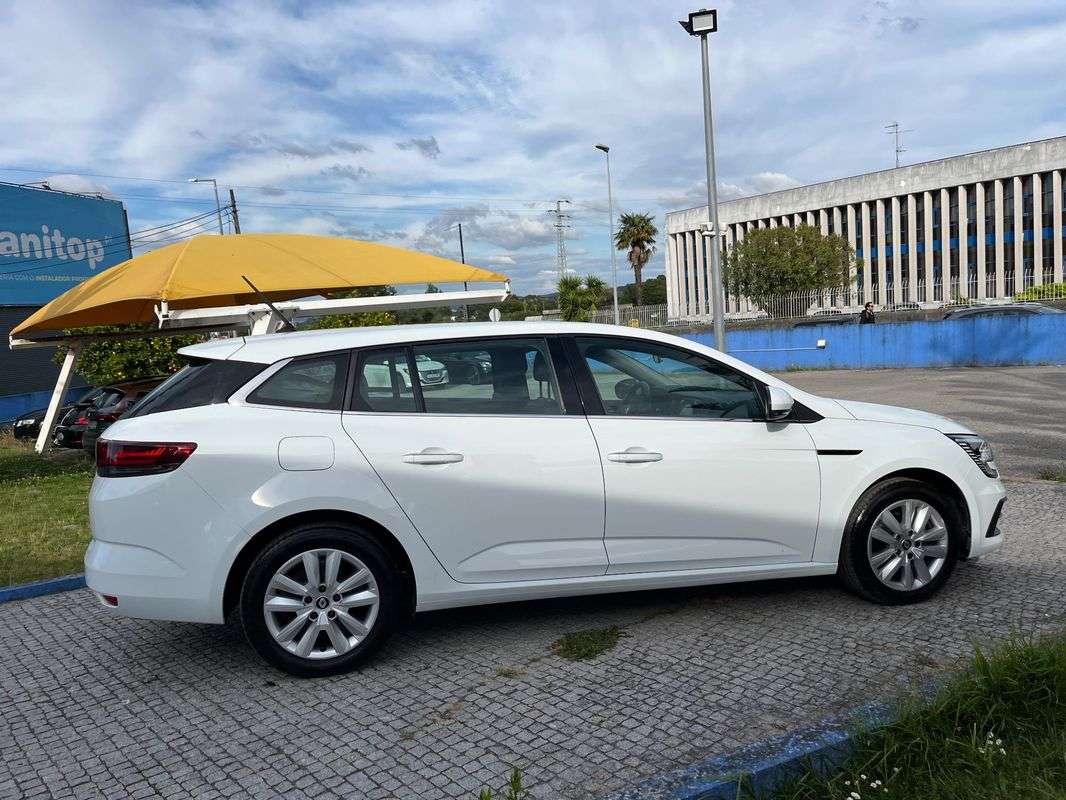 renault-megane-sport-tourer-2023-diesel-1461cc