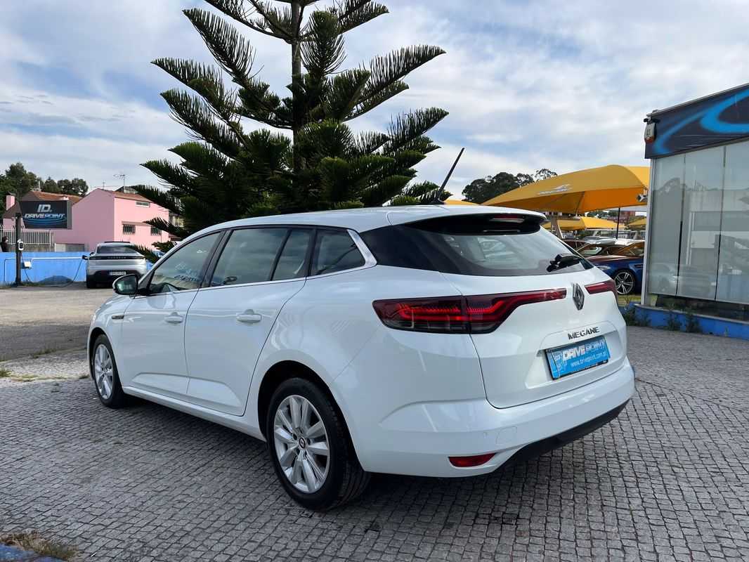 renault-megane-sport-tourer-2023-diesel-1461cc