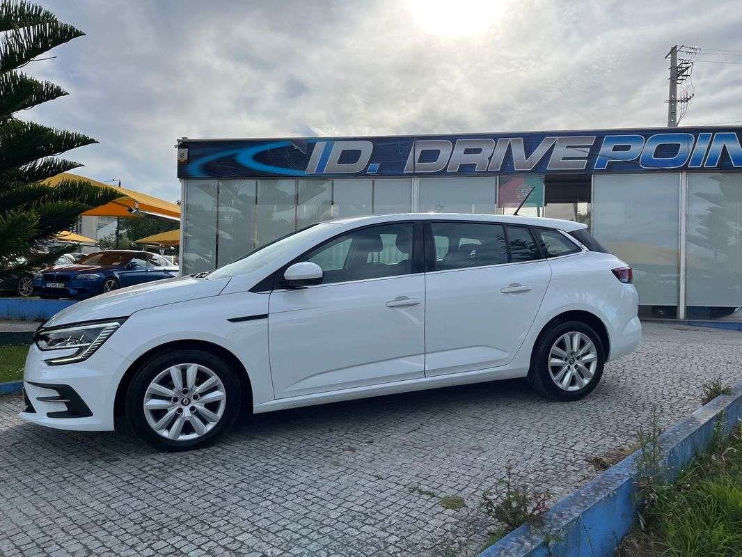 renault-megane-sport-tourer-2023-diesel-1461cc