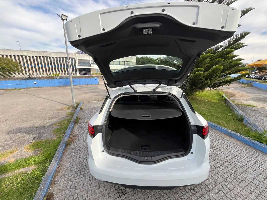 renault-megane-sport-tourer-2023-diesel-1461cc