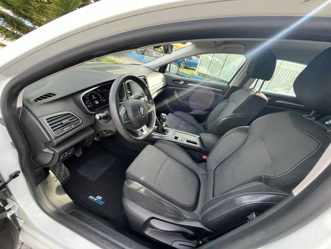 renault-megane-sport-tourer-2023-diesel-1461cc