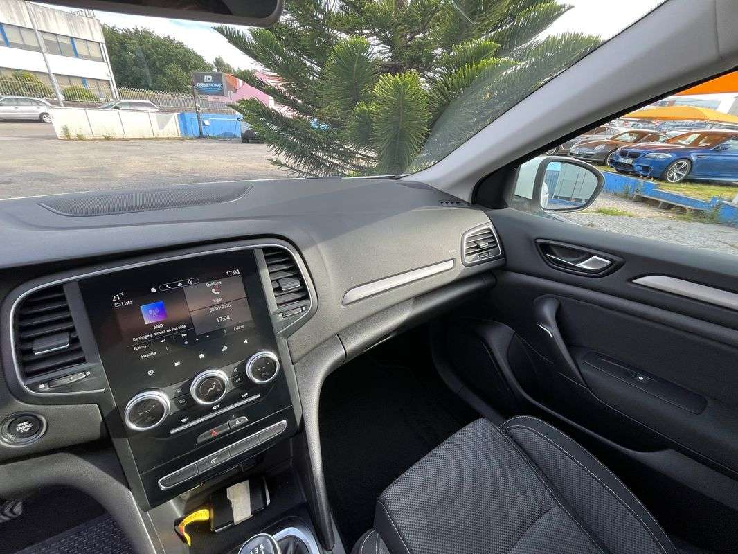 renault-megane-sport-tourer-2023-diesel-1461cc