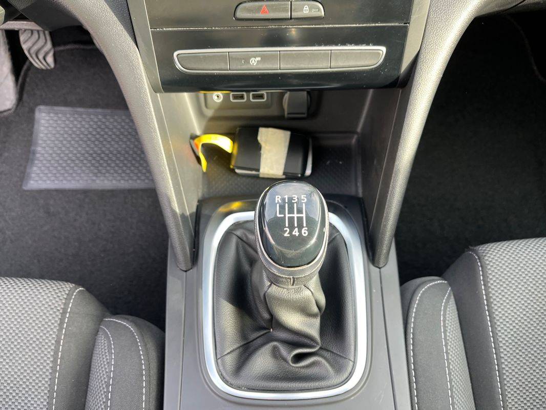 renault-megane-sport-tourer-2023-diesel-1461cc