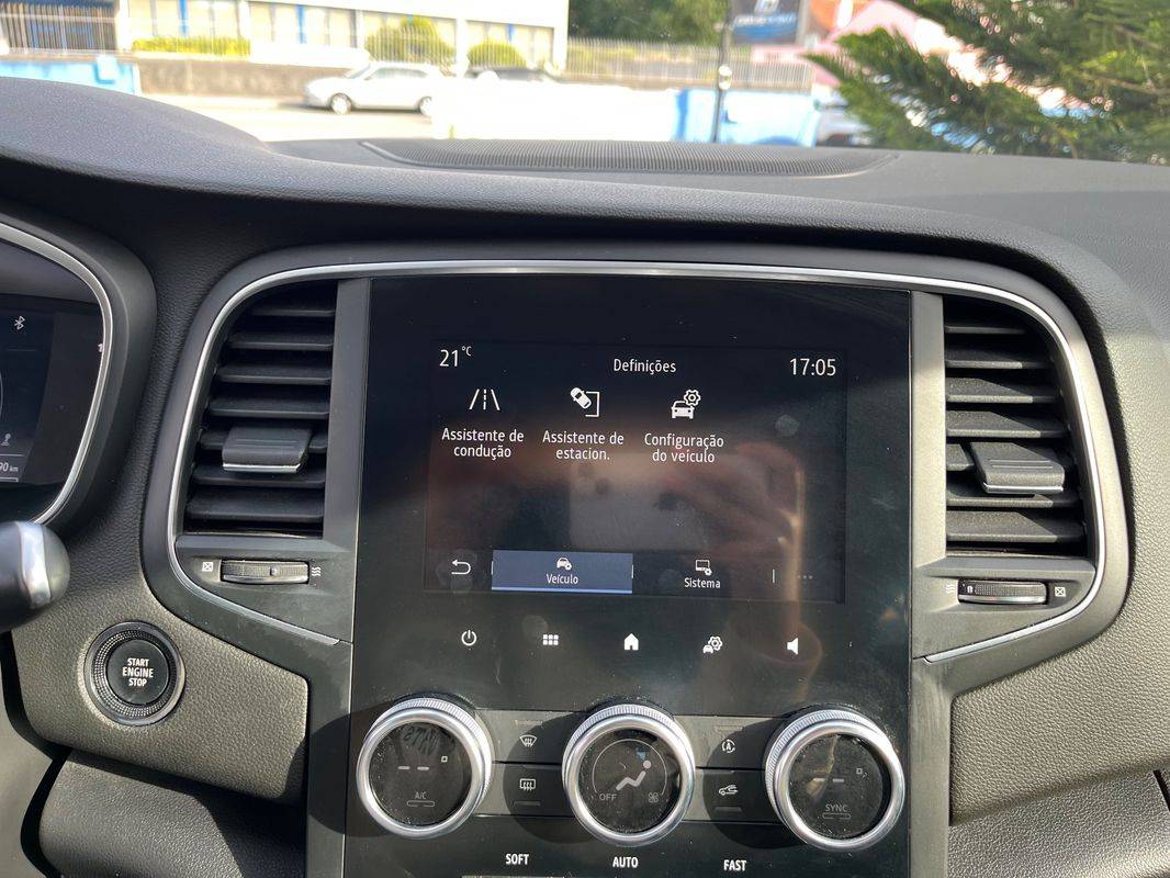 renault-megane-sport-tourer-2023-diesel-1461cc